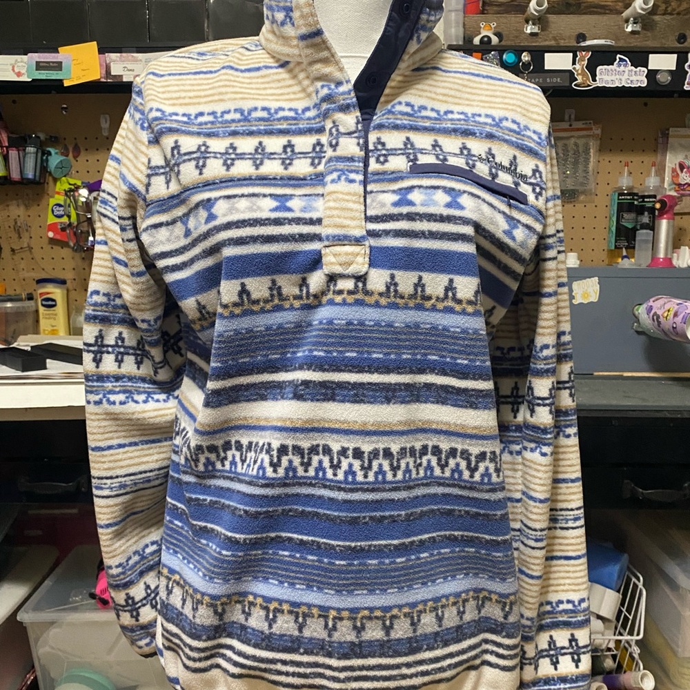 blue and white Columbia 1/2 snap jacket